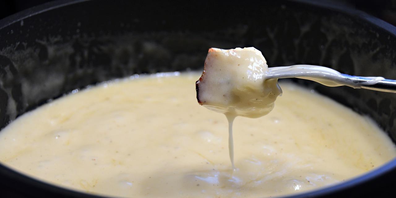 fondue serowe co maczać